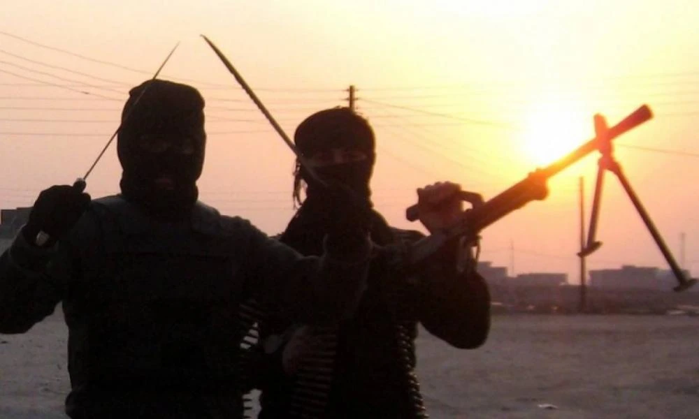 ''Εγώ θα πεθάνω''- ''Όχι εγώ'': Μαχητές του ISIS μάχονται για για το ποιος θα κάνει την επίθεση αυτοκτονίας (Βίντεο)